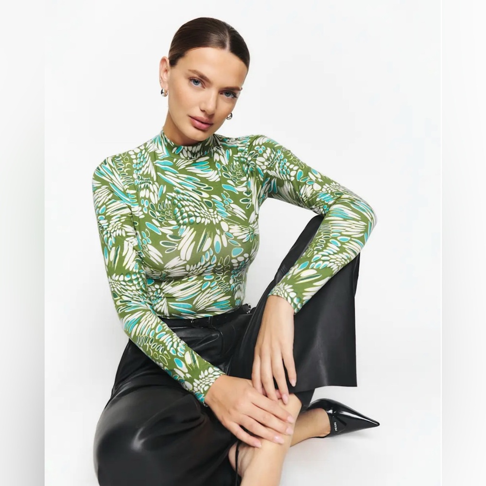 Reformation Bailey Knit Mock Neck Top Twisted Print Blue Green Small